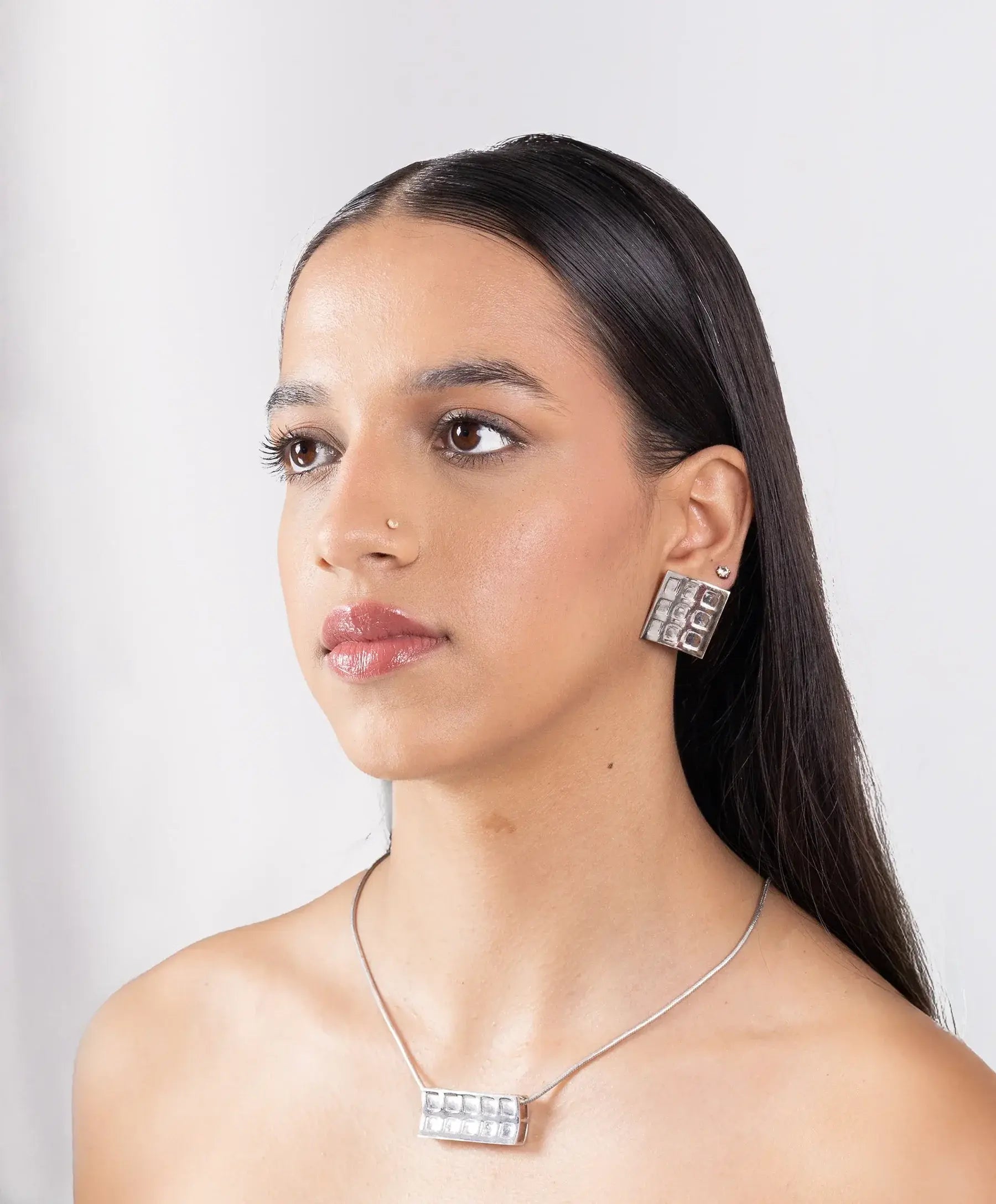 Kitthh Wide Studs