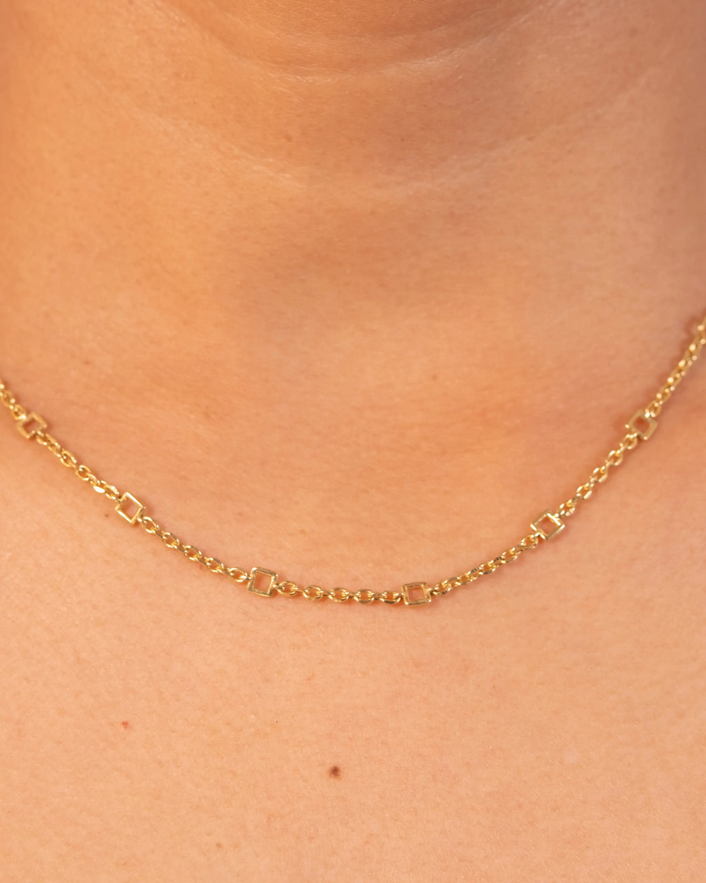 Tiny Linky Chain Square